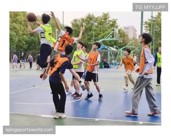 篮球比赛中常见的运球规则与常见误区有哪些? 篮球比赛中常见的运球规则与常见误区有哪些?